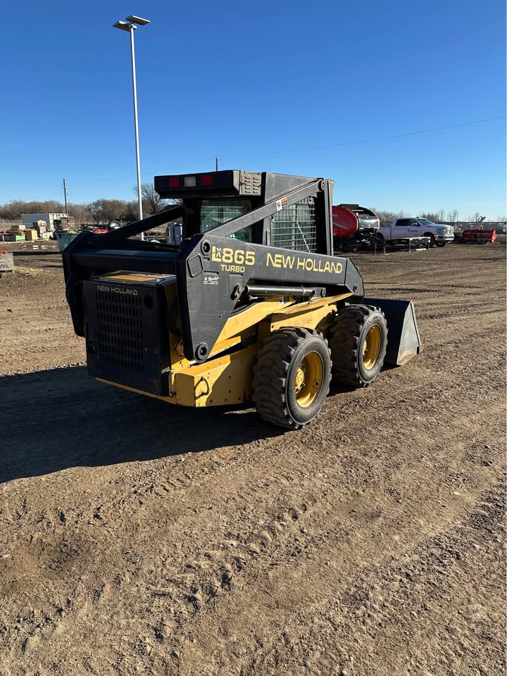 1998 New Holland Skid Steer LX 865