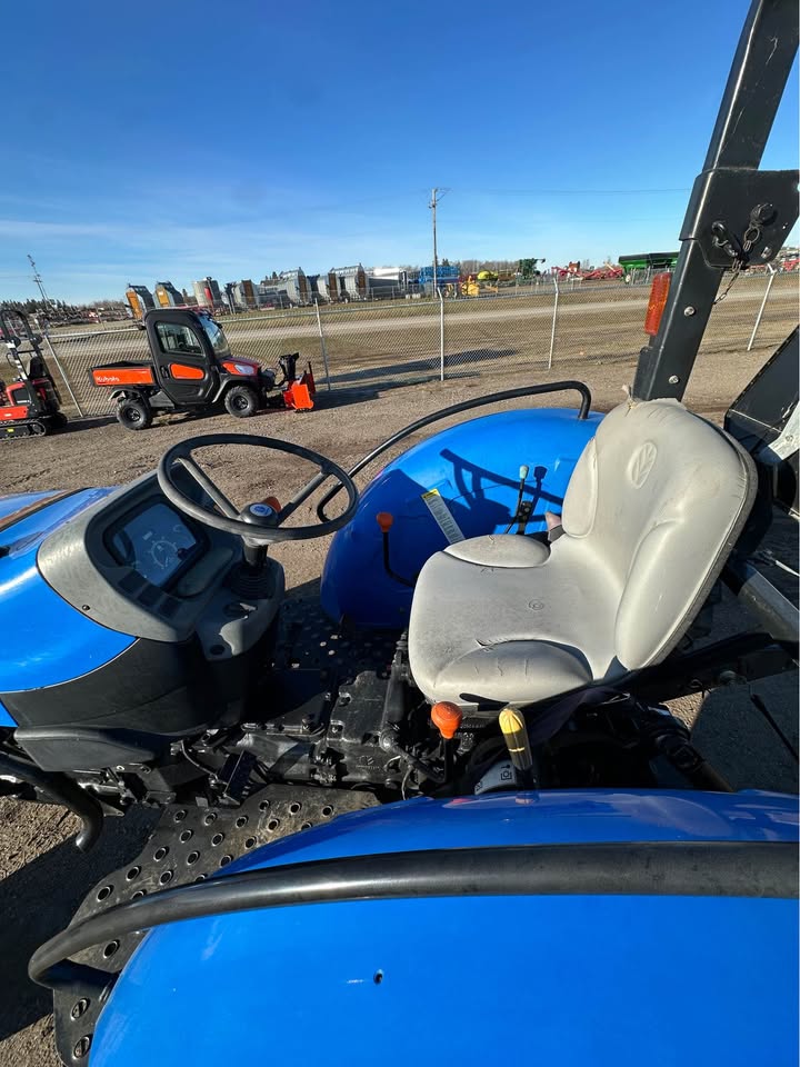 2000 New Holland TT75 Tractor