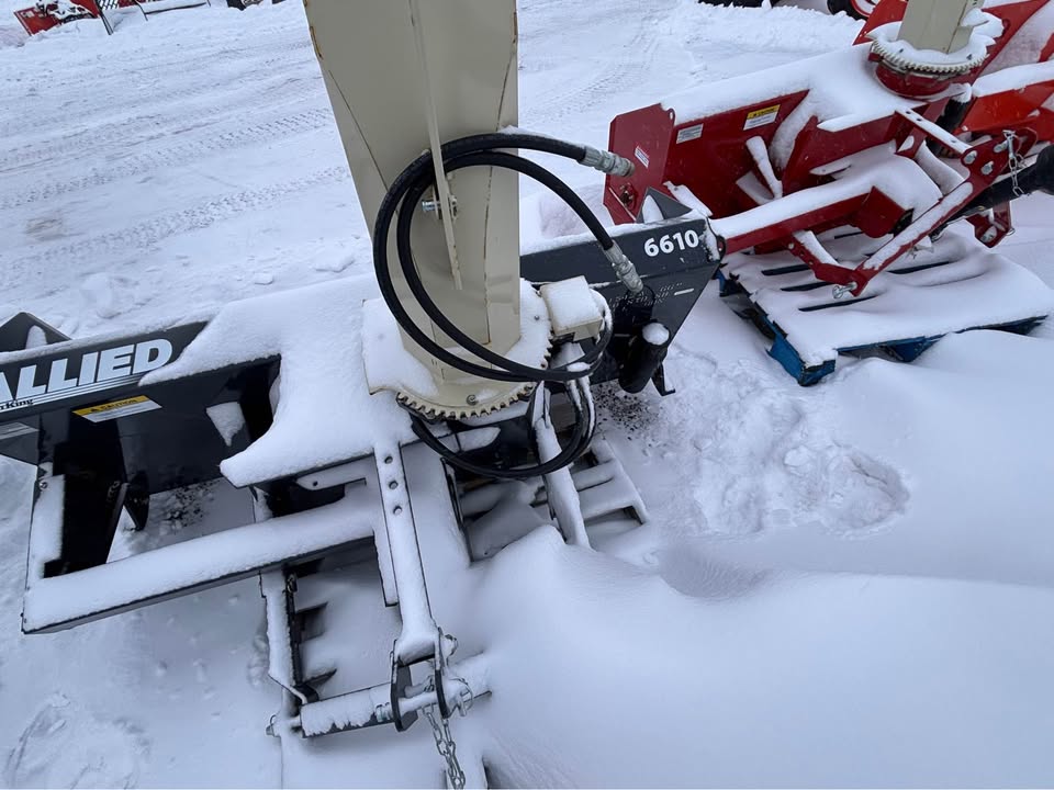 2022 Farm King snowblower 6610 66”