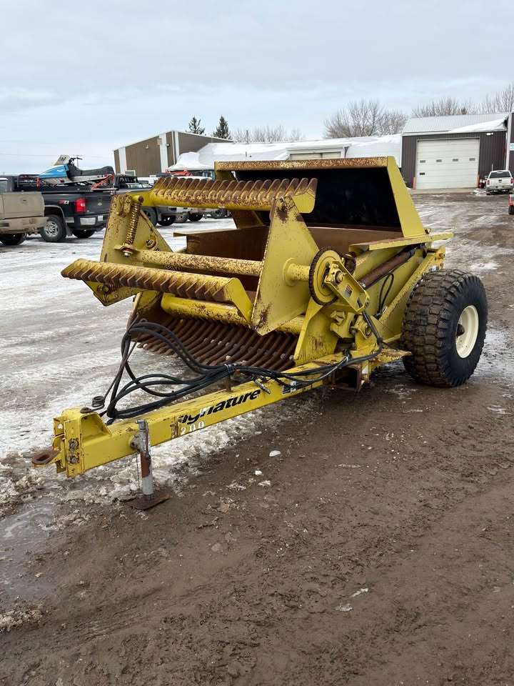 2006 Degelman 7200 Rock Picker