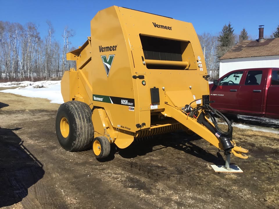 2022 Vermeer 605N Baler