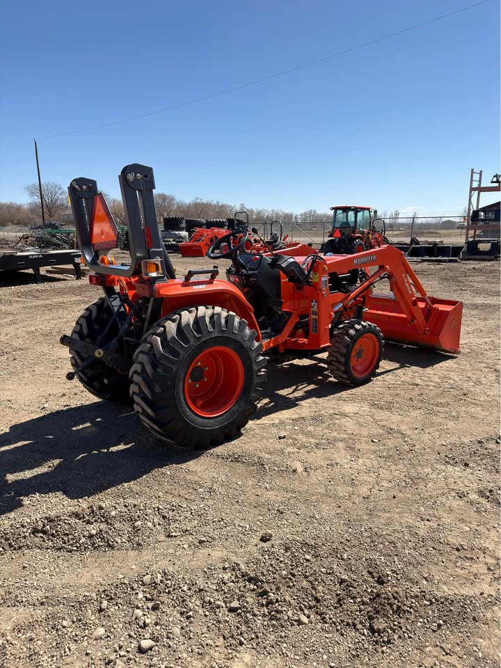 2008 Kubota B7800 compact tractor