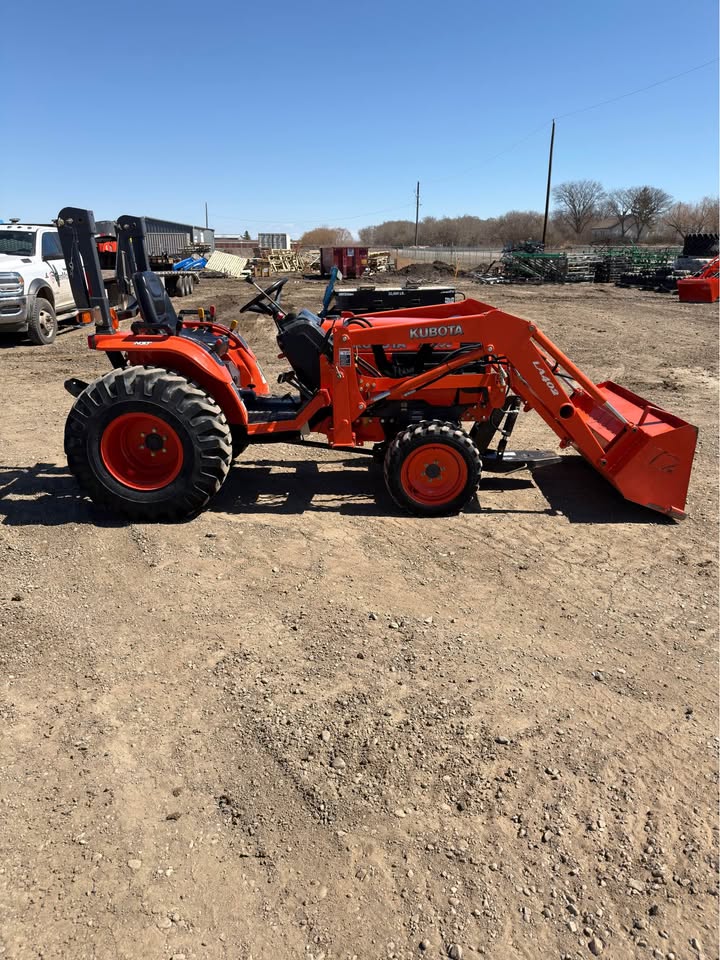 2008 Kubota B7800 compact tractor