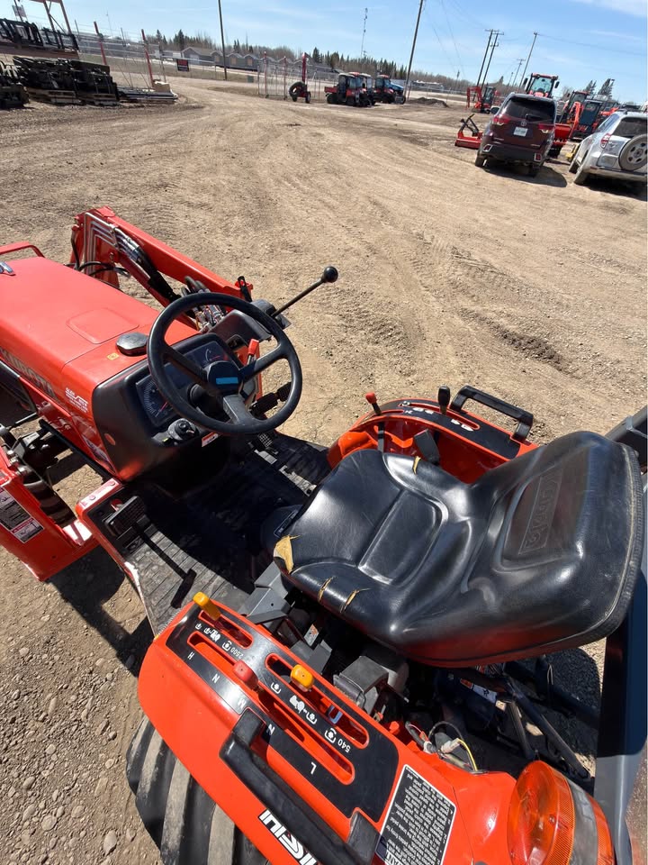 2008 Kubota B7800 compact tractor