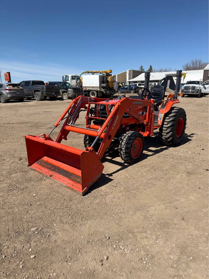 2008 Kubota B7800 compact tractor