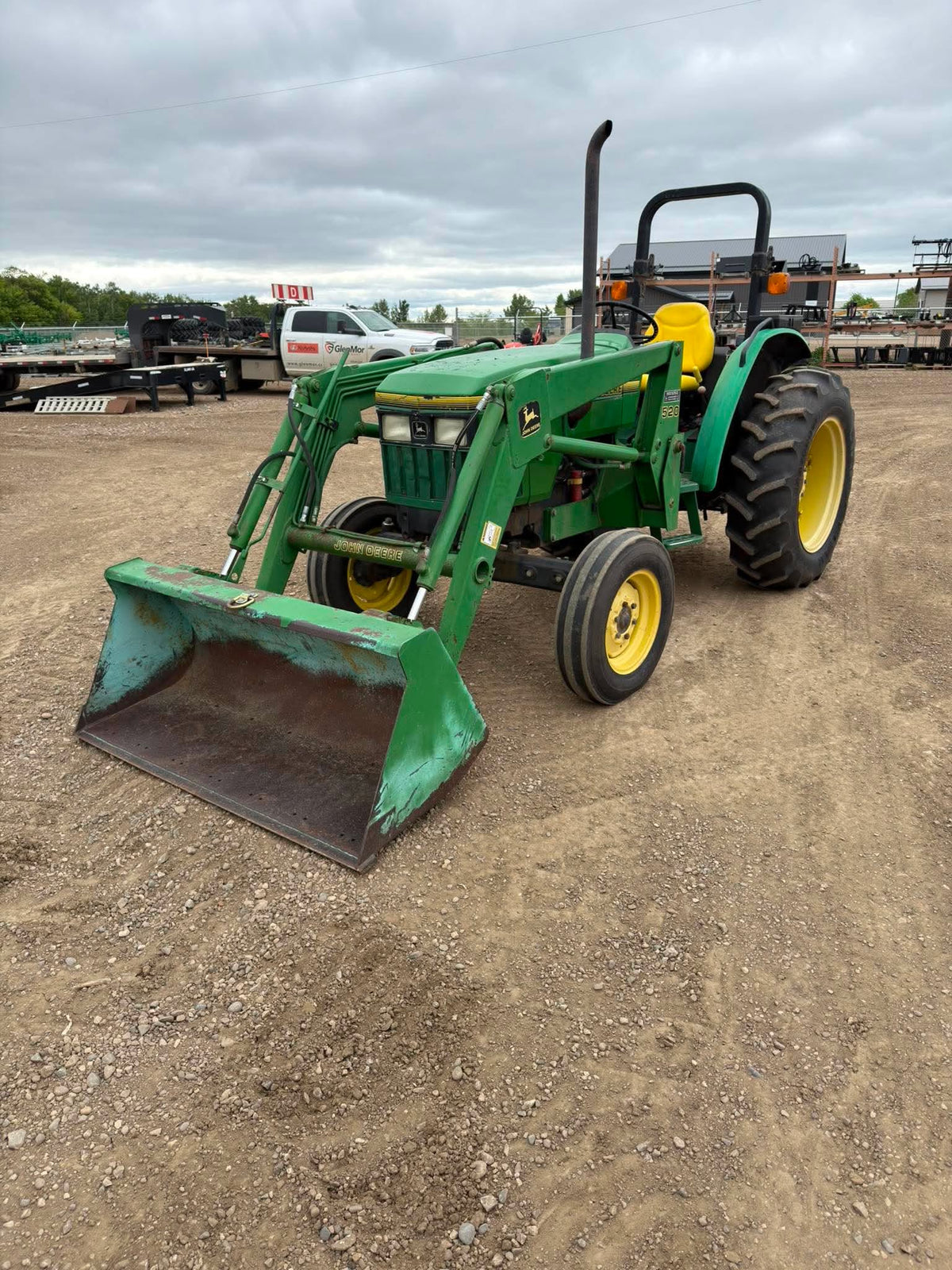1994 John Deere 5200 tractor