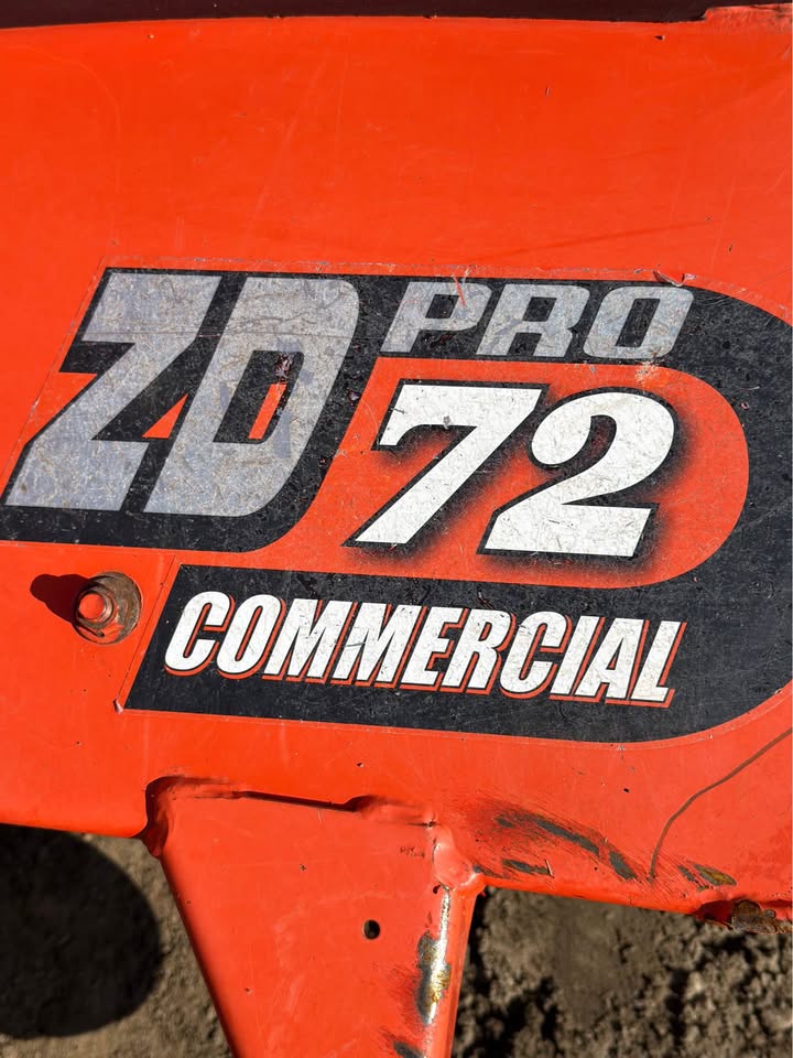 2011 Kubota ZD331 zero-turn mower