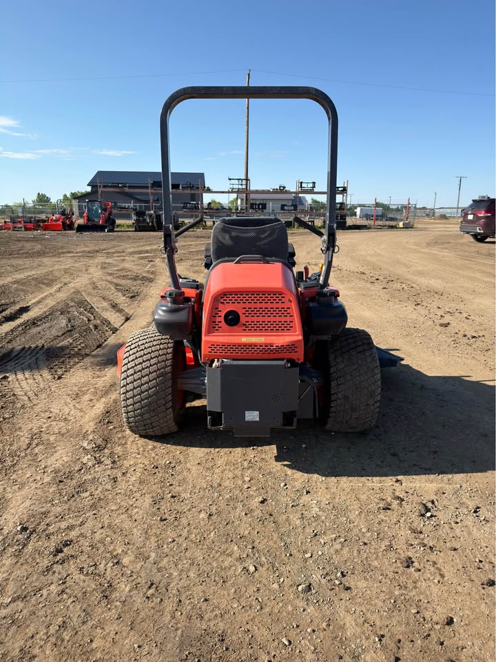 2011 Kubota ZD331 zero-turn mower