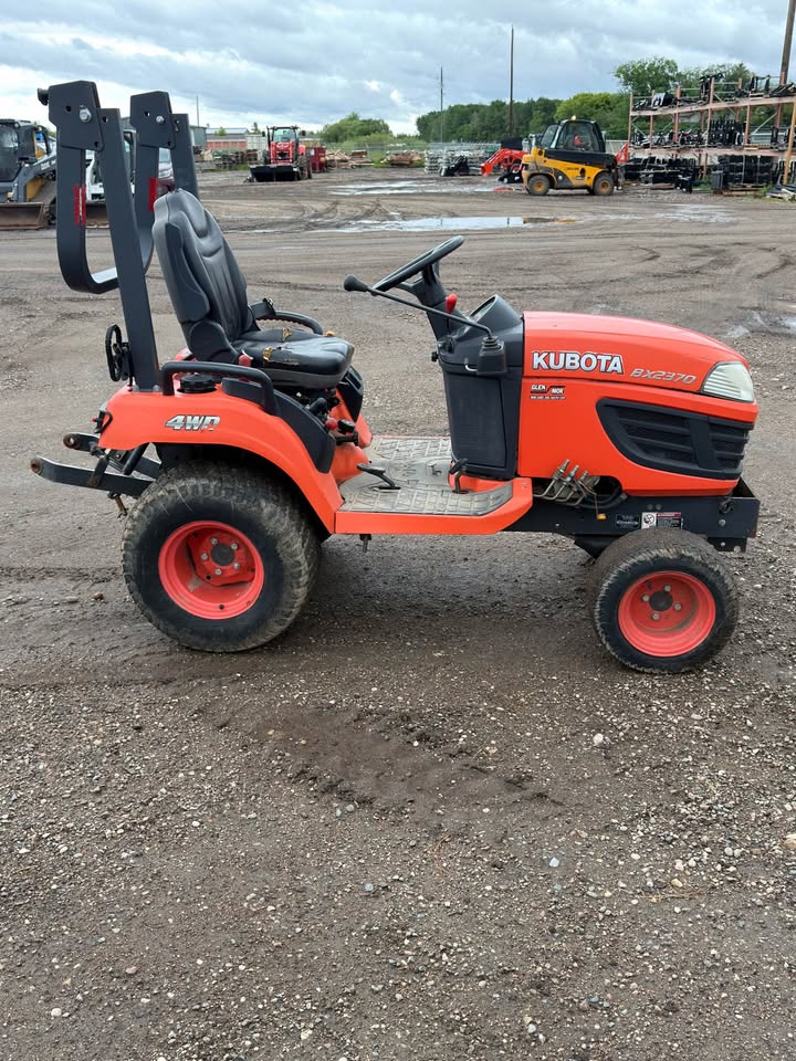 2016 Kubota BX2370 tractor
