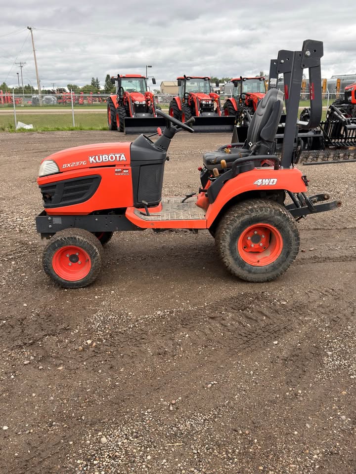 2016 Kubota BX2370 tractor