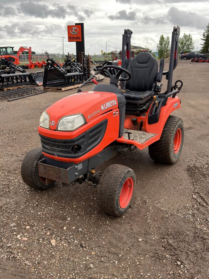2016 Kubota BX2370 tractor