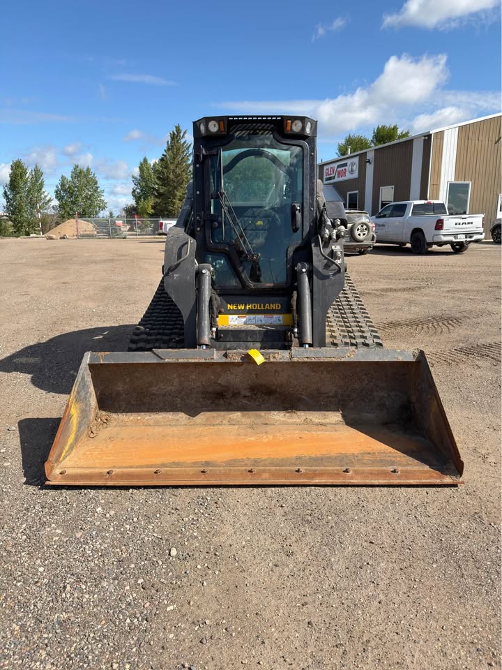 2021 New Holland c337 compact track loader
