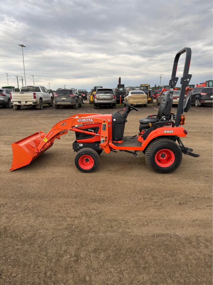 2016 Kubota bx2370 + snowblower + mower
