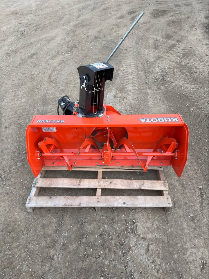 2016 Kubota bx2370 + snowblower + mower