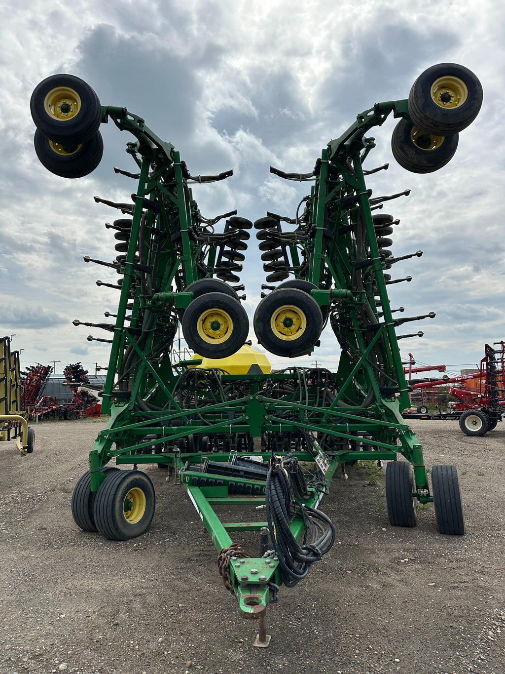 John Deere 1830 Air Seeder w/1910 Air Tank
