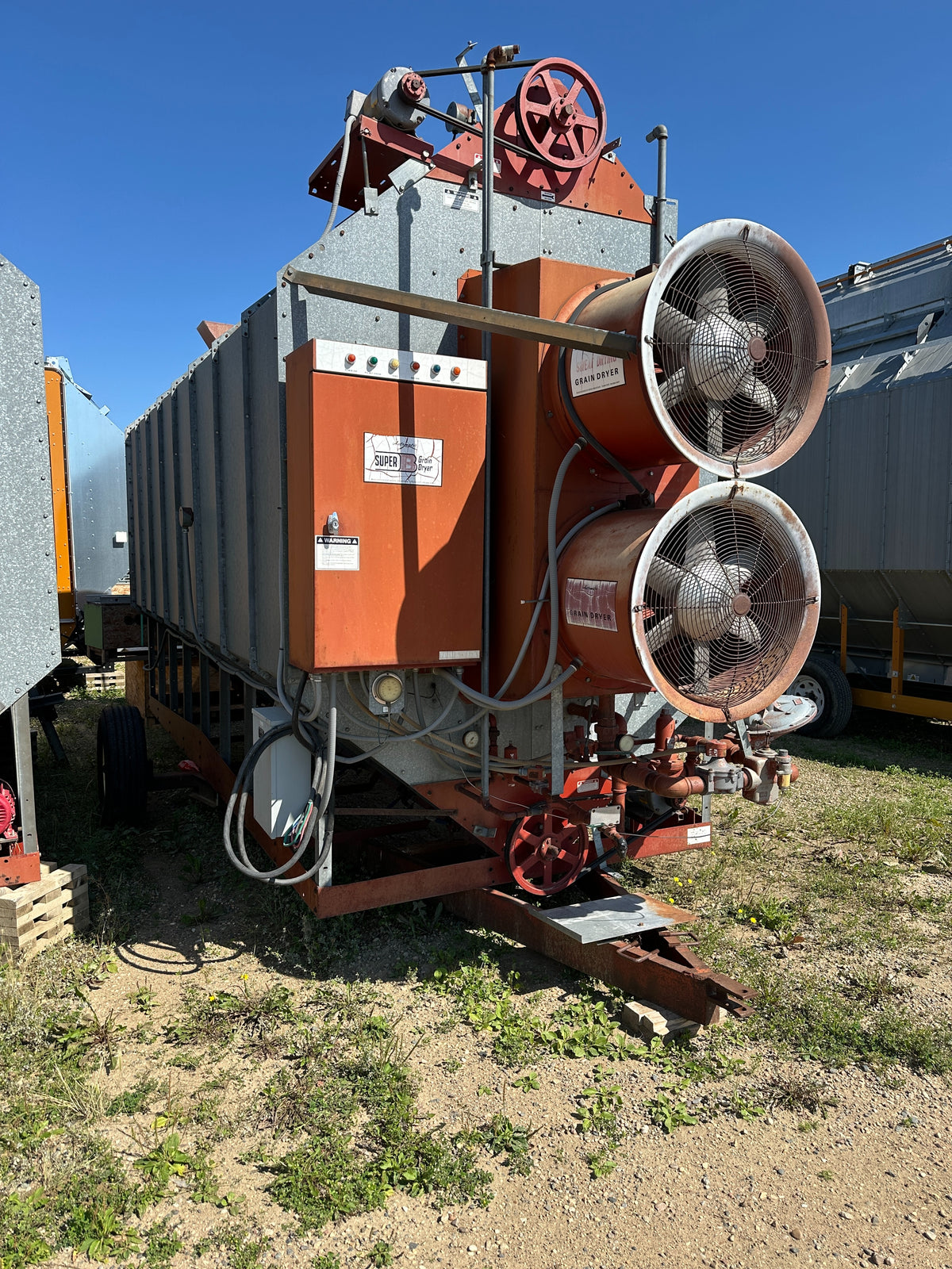 1987 Super-B AS800 Grain Dryer
