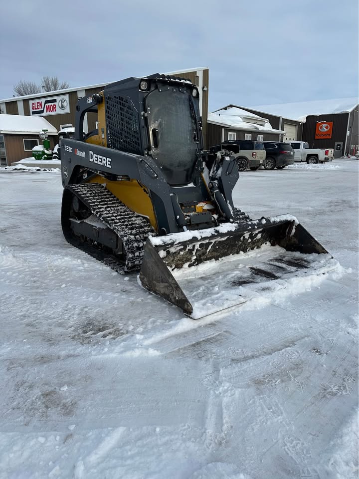 2016 John Deere 333e skid steer loader