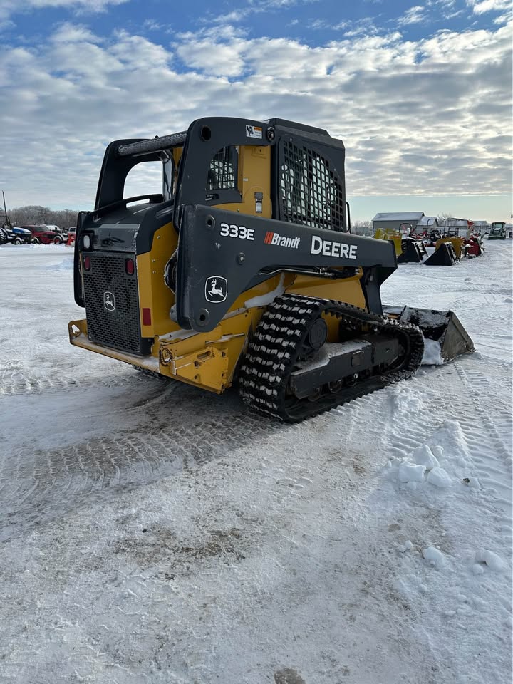2016 John Deere 333e skid steer loader